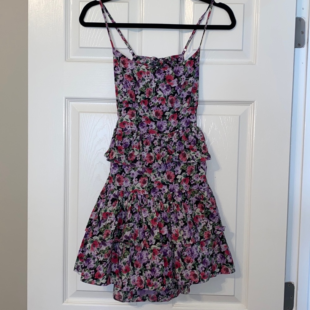 DO+BE floral romper size small